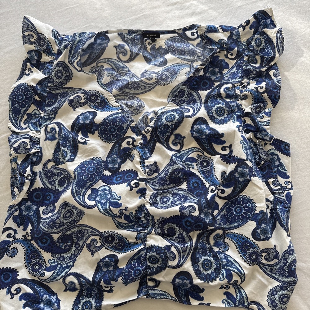 Express Women Blue White Paisley Ruffle Smocked Blouse XL Casual Pullover Top